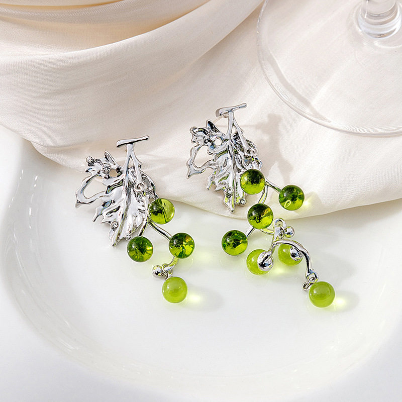 银针韩版绿色葡萄耳环 独特设计感不对称耳饰小众个性感耳坠