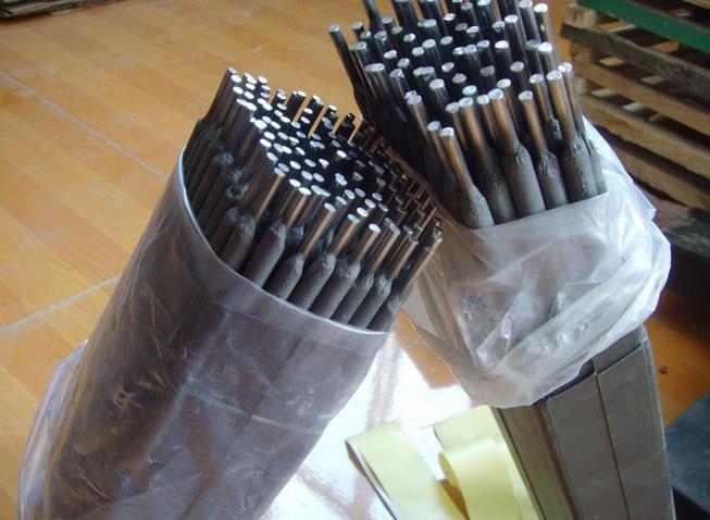 耐磨堆焊焊条D212 D266D256 D277 D237 D707 D938 D918 D916 D998