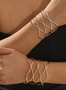 B3368金属感网状扭曲几何开口手