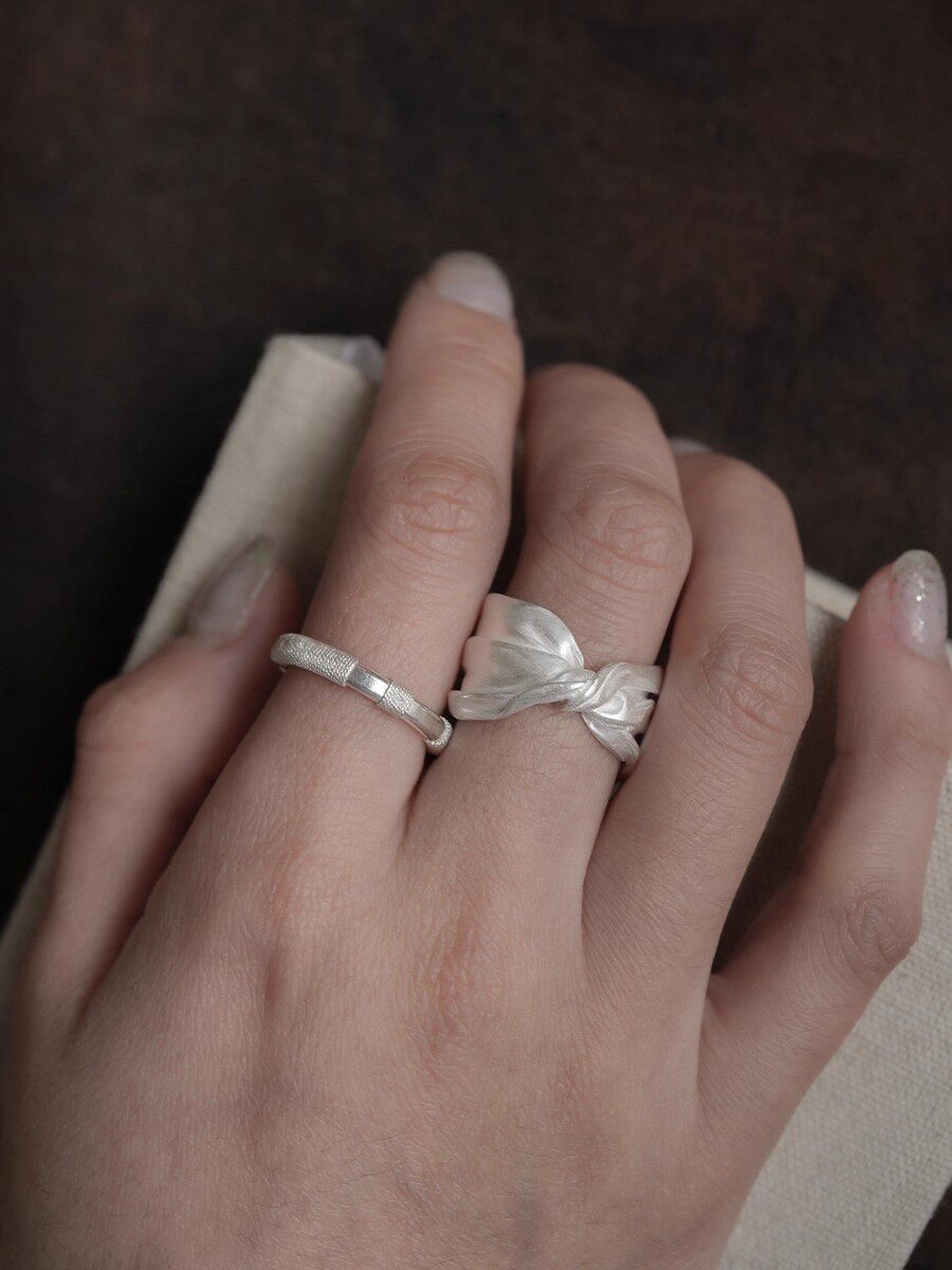Silk Satin Pleated Twisted Open Ring, Vintage Style, Simple And Unique Design, 2025 Niche Design_voghion.com