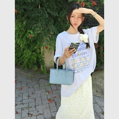 漂亮气质字母花卉印花白色T恤