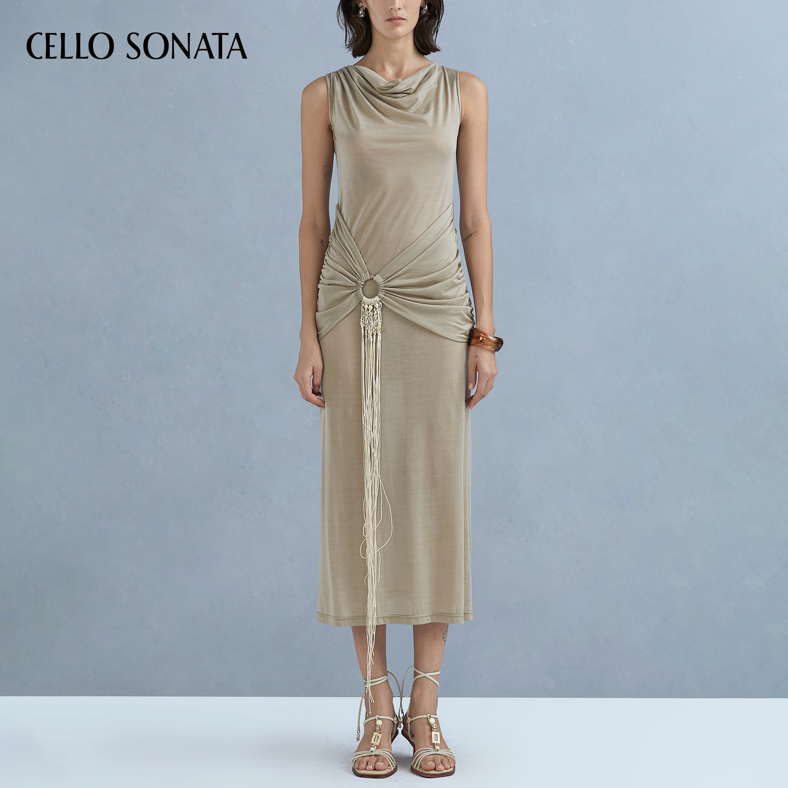 Cello Sonata25春夏新款桑蚕丝椰壳扣装饰荡领针织长裙度假连衣裙