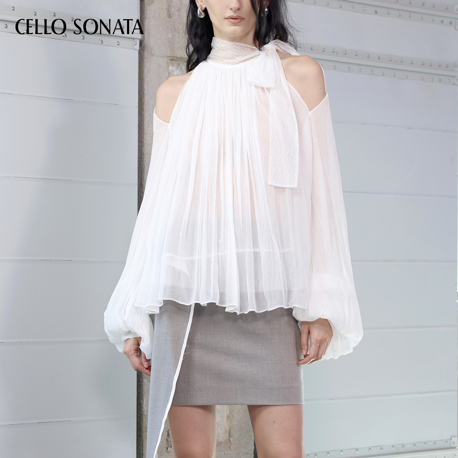 Cello Sonata25早春系列 白色简约露肩套头上衣薄纱优雅长袖衫