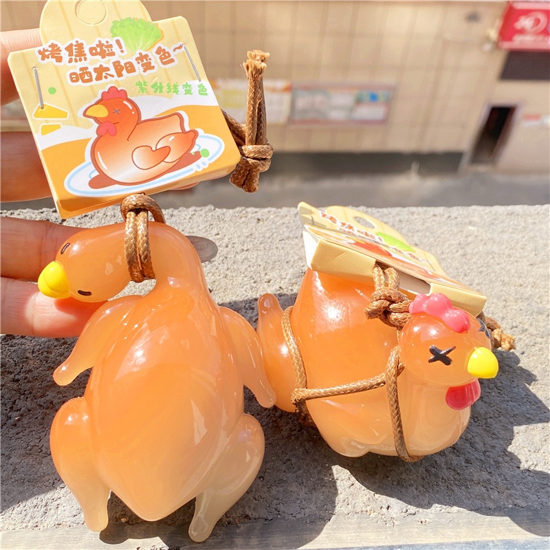 原创变色烤猪烧腊车载挂饰可爱精致光照变色小猪桌面摆件小商品