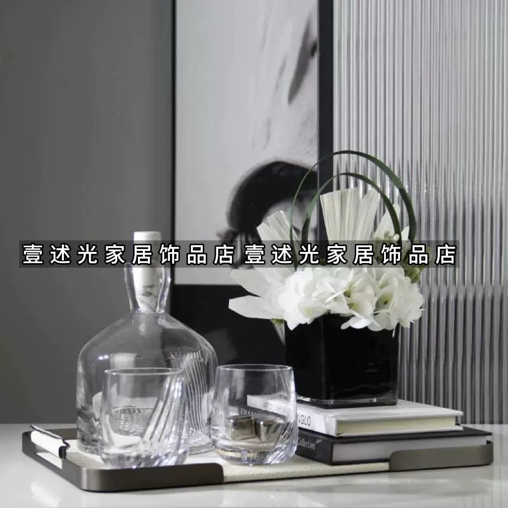 北欧轻奢样板间售楼处餐桌酒具搭配仿真花艺托盘摆件客厅陈列设计