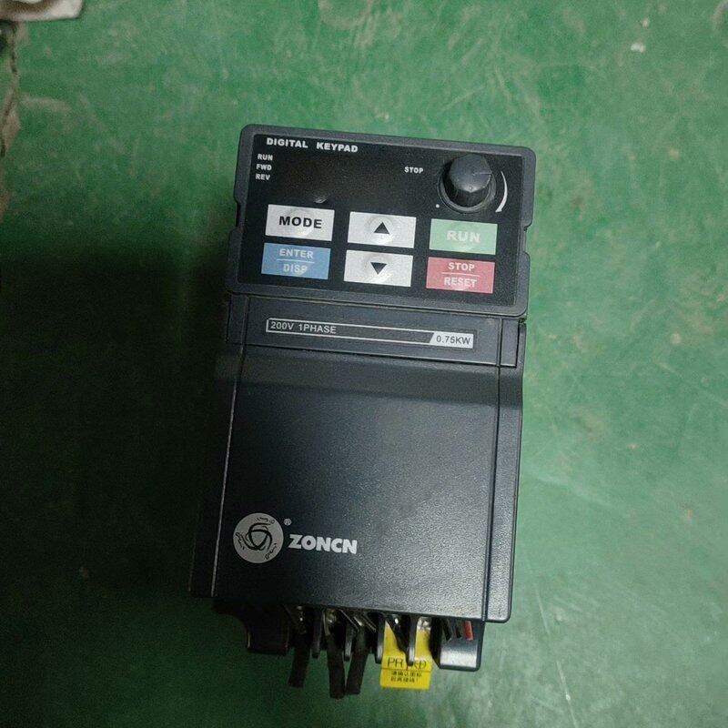 众辰变频器 H2200S0D75K 0.75KW 220V(议价)