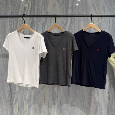 正品mo短袖T恤2026夏新品含桑蚕丝天丝微透V领刺绣黑白MBF2TEE052