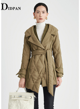 IDPAN华夫格纹短款设计感羽绒服冬季新款轻盈气质大翻领外套
