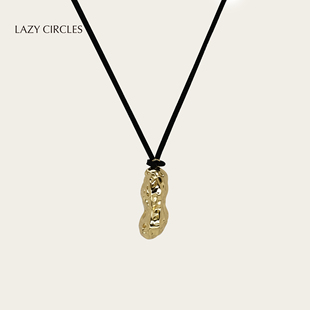 LAZY 幸运毛衣链 CIRCLES好事花生绑绳项链金色新年礼好运发生长款