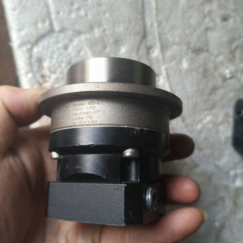 在用设备拆机利明ATG减速机 型号KSD-47 法兰盘输出