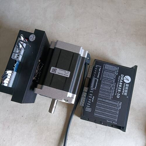 雷赛86步进电机驱动器：DMA882S-IO 配套86CM8