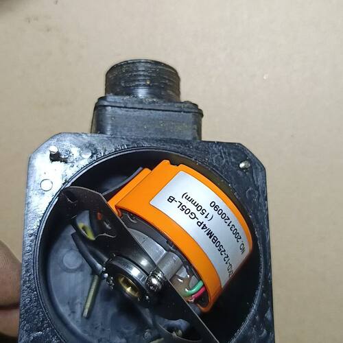 长春编码器ZKD-12-250BM/4P-G05L-B有两个