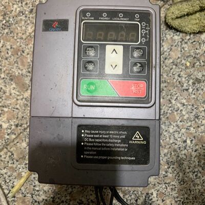 久联变频器 型号：ZZ1000---380V--1.5KW功