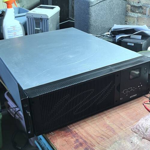 KSTAR科士达YMK9310-RM机架式UPS电源 两台。