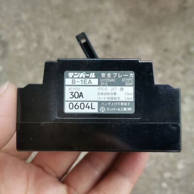 日本空气开关 、空气仔2p 30A 仓库库存 带