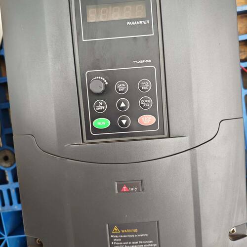 台亿变频器 CTF100A-015G/018P-4