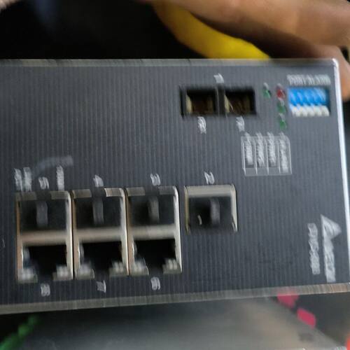 台达交换机 DVS-008W01-SC01  实物拍摄