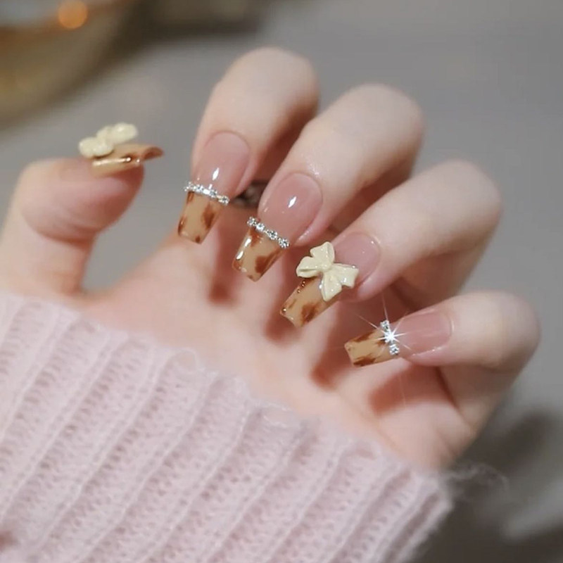 秋冬新款太妃奶糖豹纹美甲高级感显白手工制作成品假指甲穿戴甲片