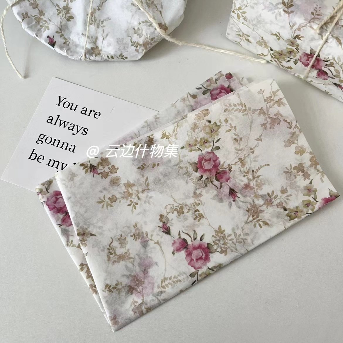 슈퍼 부드러운 꽃 시드니 종이 선물 꽃 포장지 흰색 배경 잎과 꽃 작은 신선한 사진 배경 종이