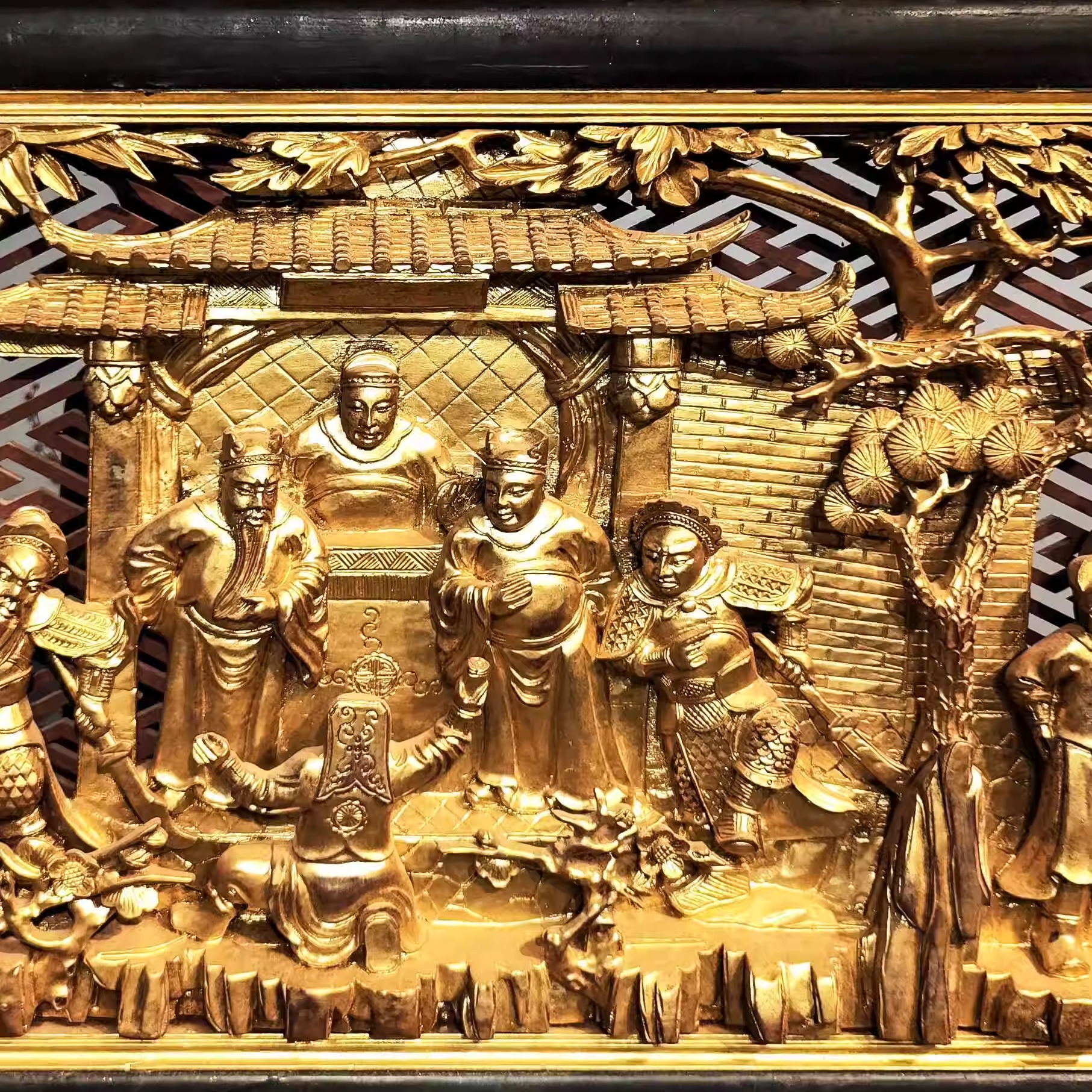 加官晋爵图潮州人物老木雕金漆