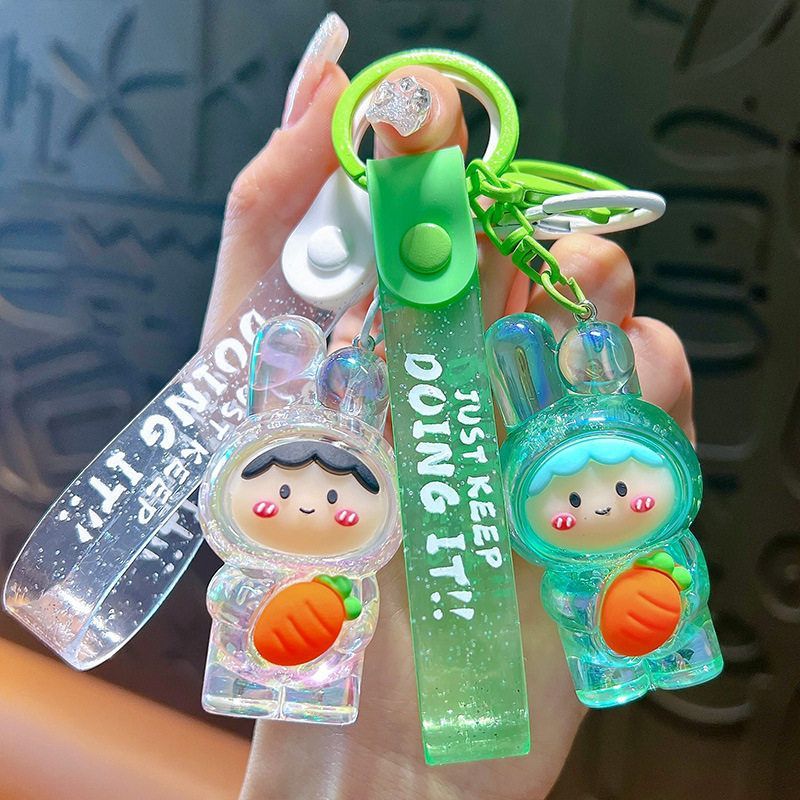 挂件配饰水晶挂链包包抱小女孩