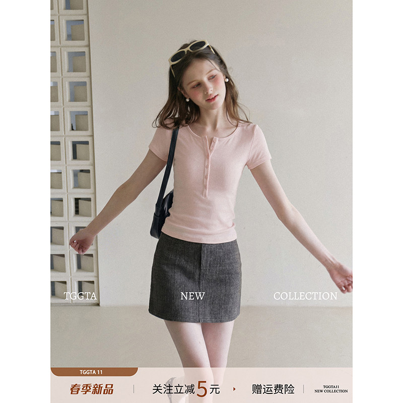 TGGTA粉色亨利领正肩短袖t恤女夏季2026新款修身紧身显瘦短款上衣