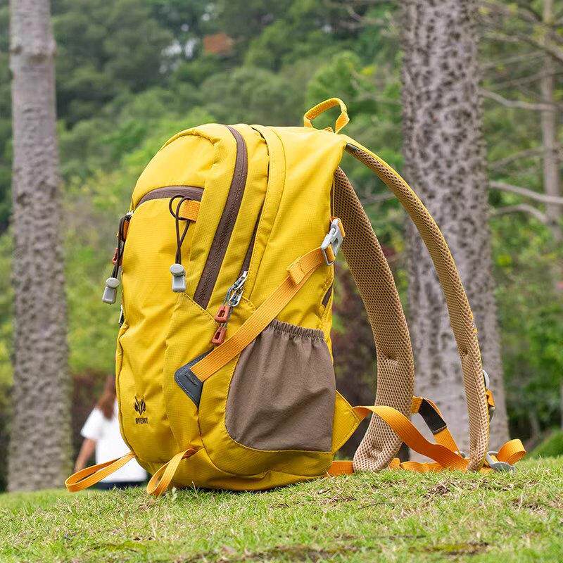 德国UP户外徒步登山包轻便防水双肩背包20升轻量化大容量短途旅行