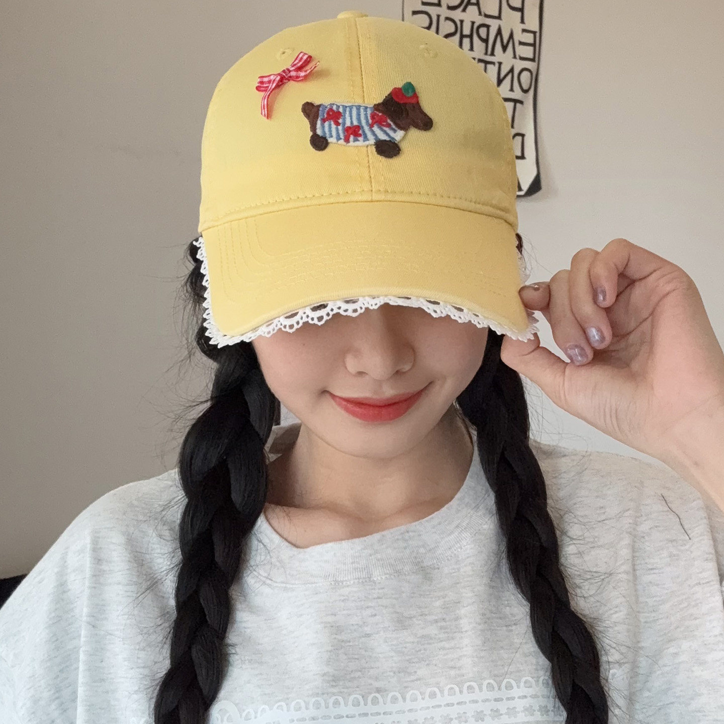 可爱小狗蝴蝶结黄色棒球帽女