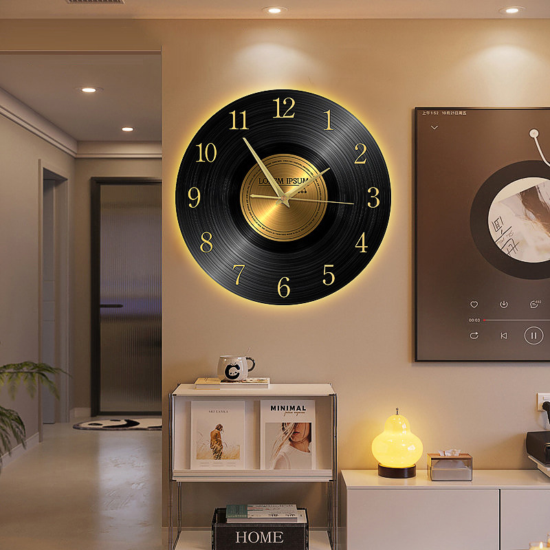 覆古黑胶唱片挂钟电视背景墙免打孔静音钟表墙上家用发光时钟挂墙