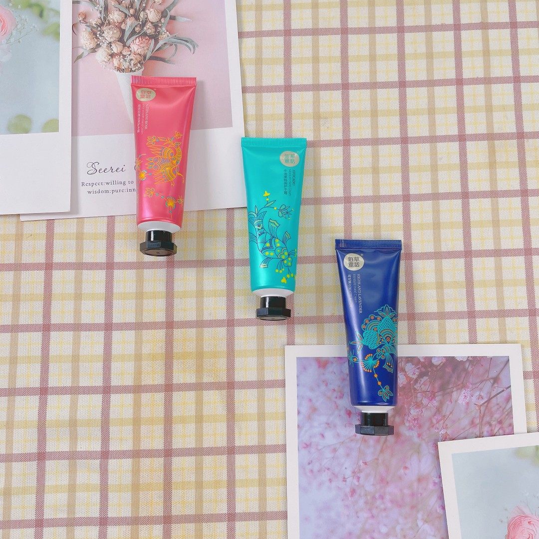 佰草童话植物青萃护手霜玫瑰薰衣草牛油果三支装精油补水保湿,美容护肤/美体/精油,护手霜,淘宝优惠券,粉丝福利购,淘宝优惠卷