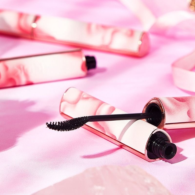 粉皮革睫毛膏纤长密翘持妆防水防汗不晕染酷黑浓密化妆正品牌
