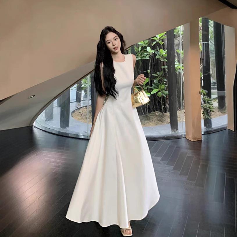 法式赫本风白色无袖背心连衣裙女夏季气质小众设计高级感收腰长裙