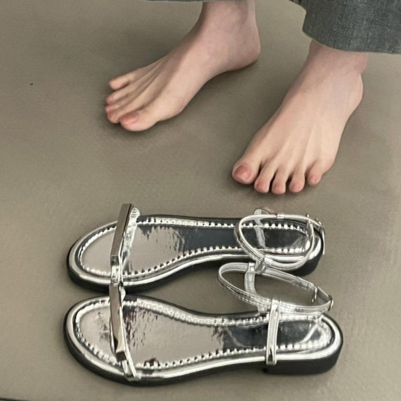法式绝美晚风一字带银色凉鞋女夏2025新款配裙子高级感平底罗马鞋