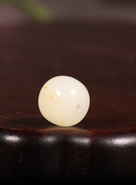 新疆和田玉正宗12mm籽料