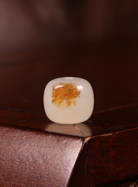 新疆和田玉籽料老型珠手串