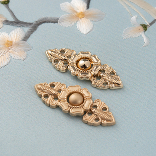 慕羽汐汉服子母扣古装汉服旗袍小蜂赶菊金属盘扣立领对襟披风对扣