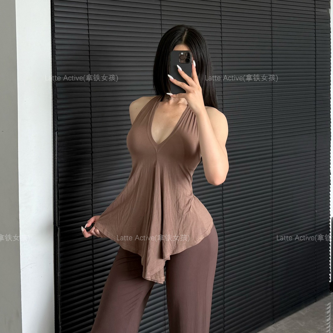 纯欲风女孩背心吊带外搭