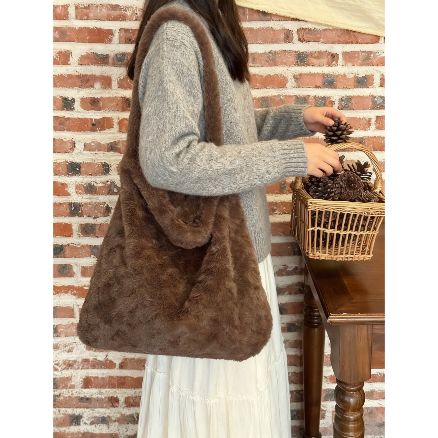 秋冬毛绒水桶包大容量咖色托特包