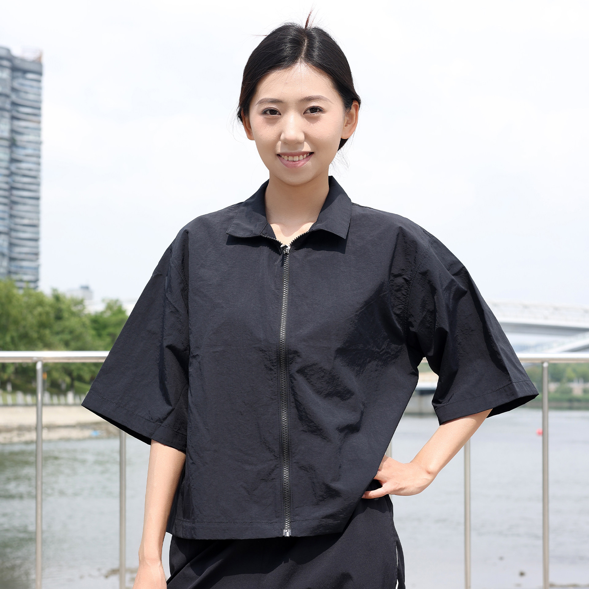 北面女士翻领外套拉链短袖