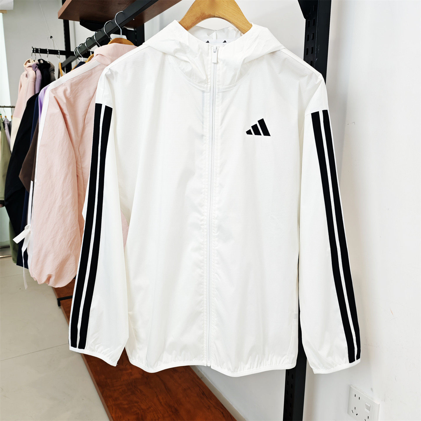 Adidas阿迪达斯男子外套春夏薄款运动连帽休闲夹克 IM7848/JF3682
