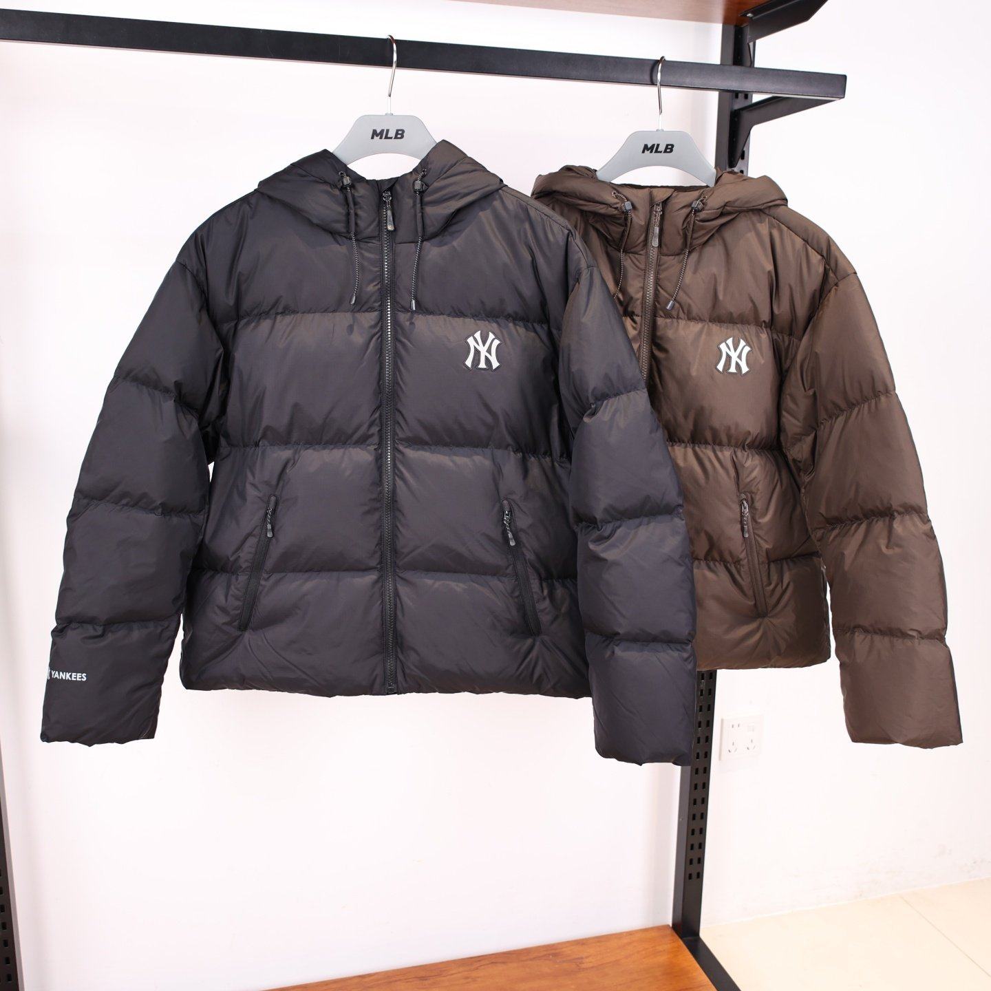 MLB情侣羽绒服25冬季新款NY小标宽松连帽休闲棉羽外套3ADJB0856
