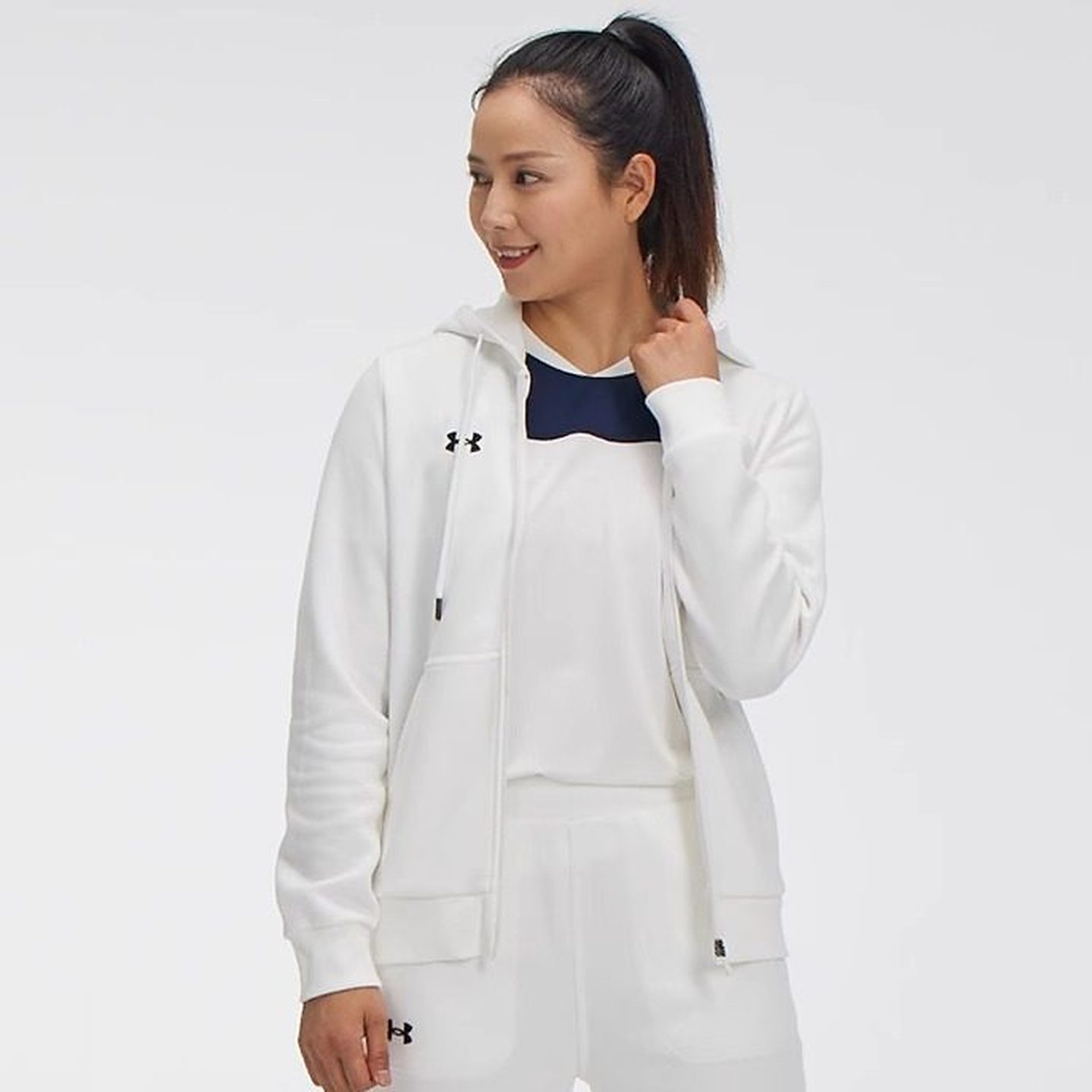 安德玛运动户外女连帽外套