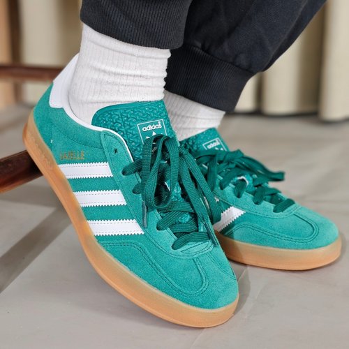 阿迪达斯男女同款运动休闲鞋