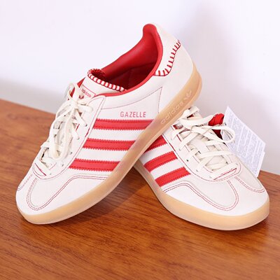 阿迪达斯男女同款运动休闲鞋