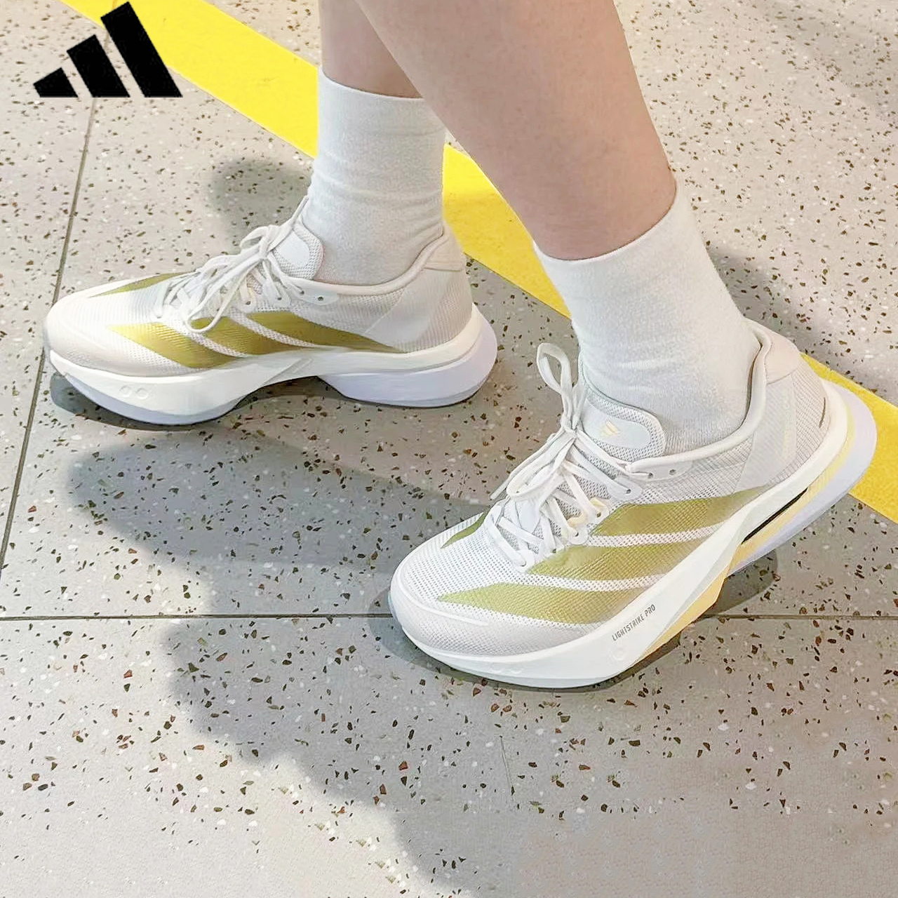 adidas阿迪达斯女25新款ADIZERO BOSTON 13运动训练跑步鞋JS4952