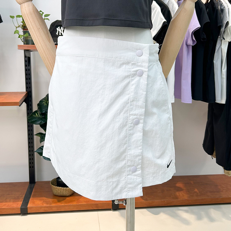 耐克女子梭織刺繡小標排扣裙褲