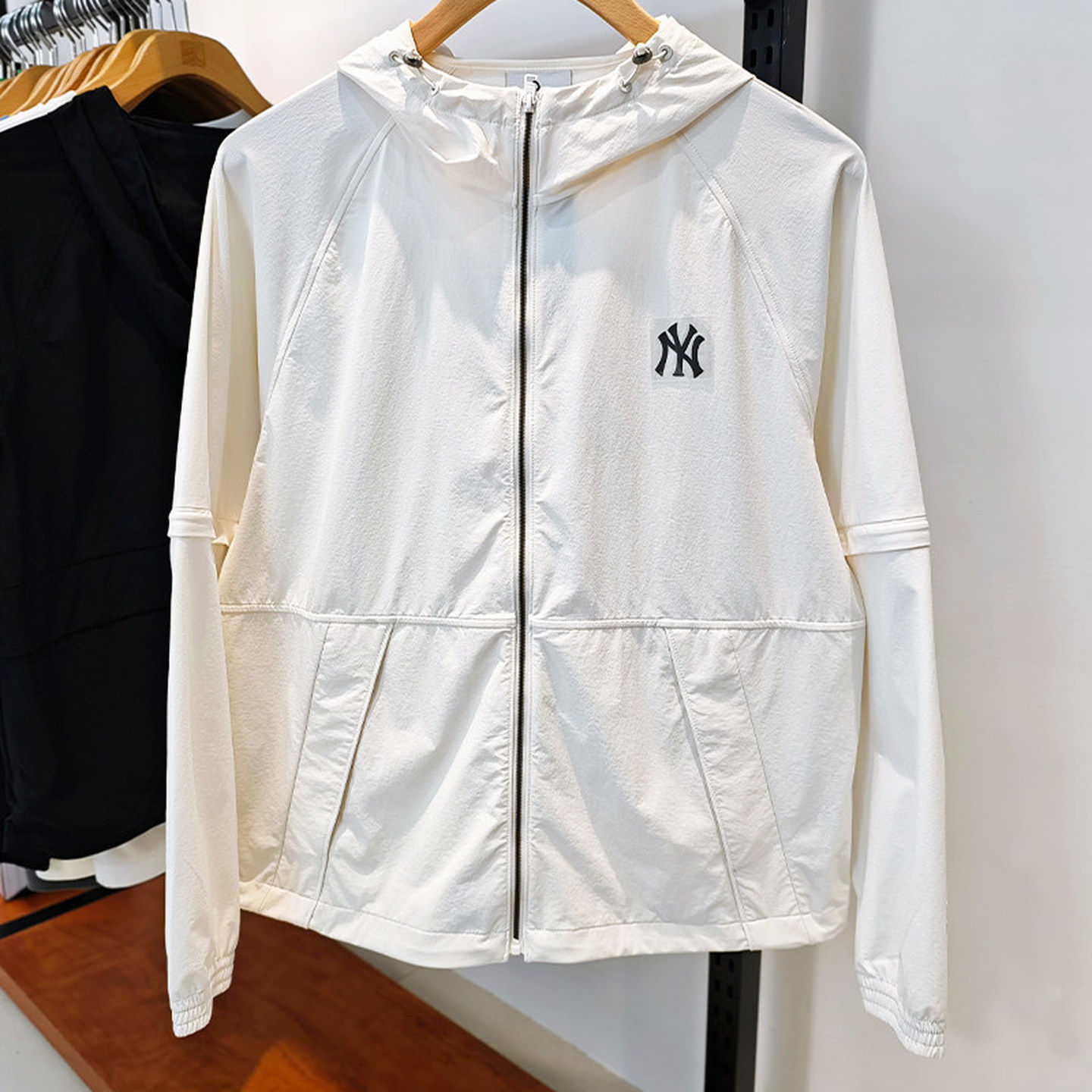 MLB外套男女同款春夏NY经典小logo纯色凉感情侣连帽夹克3AWJB0153