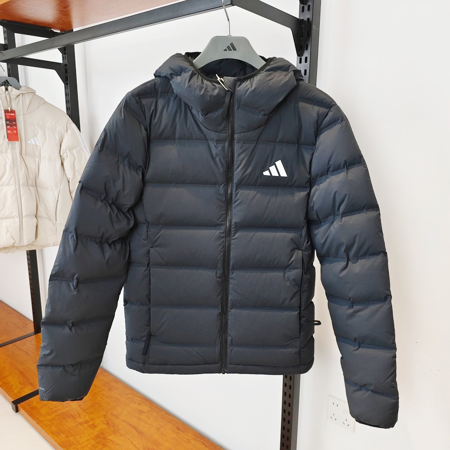 阿迪达斯羽绒服运动保暖羽绒外套