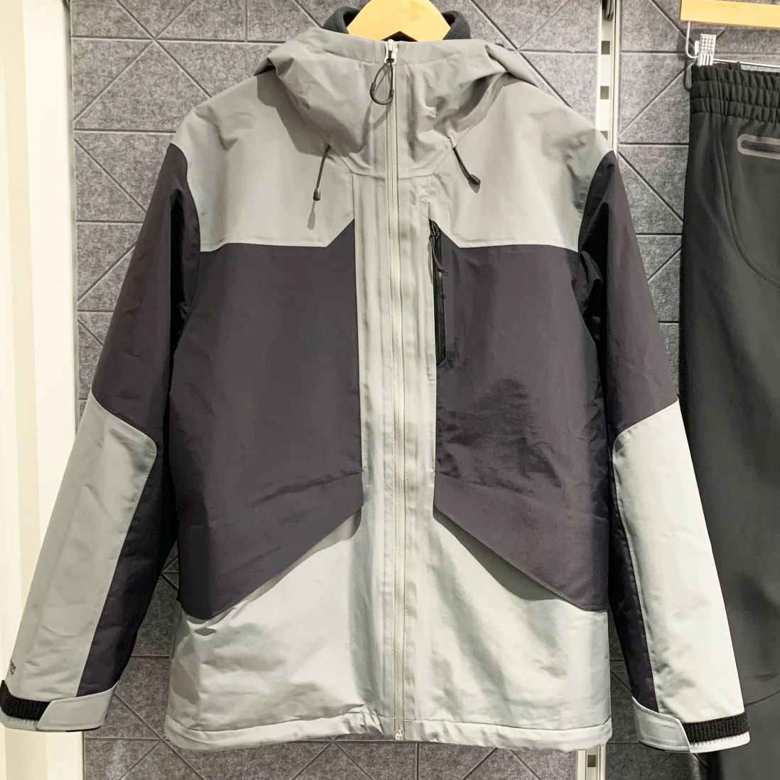 安德玛UA男士运动三合一冲锋衣