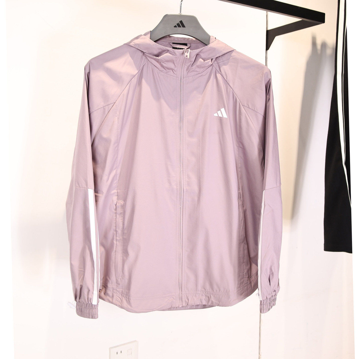 Adidas阿迪达斯女子外套25秋季新款跑步健身梭织连帽夹克JX7382,运动服/休闲服装,运动茄克/外套,淘宝优惠券,粉丝福利购,淘宝优惠卷